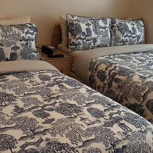 Luxury 3 Bedroom Flat 1min Walk From Underground, With Free Parking Sleeps X10 Apartamento Londres